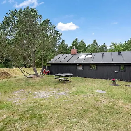 Regine - 1-1km To The Fjord By Interhome